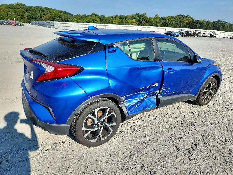 2020 TOYOTA C-HR XLE  