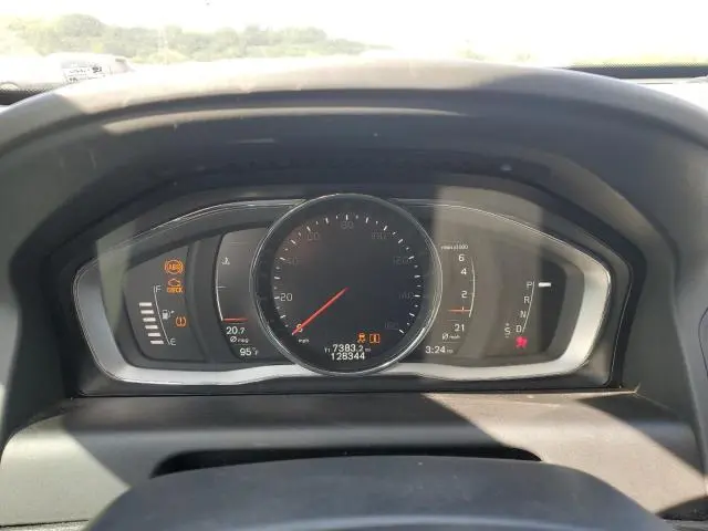 2017 VOLVO XC60 T6 DYNAMIC  