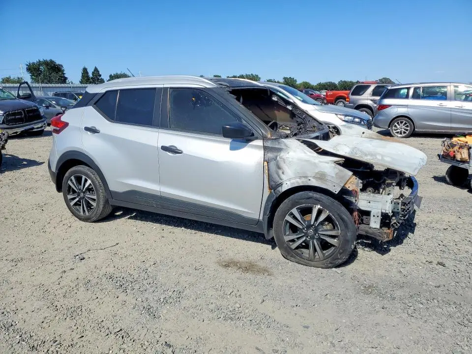 2019 NISSAN KICKS S  