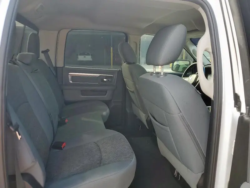 2016 RAM 1500 SLT