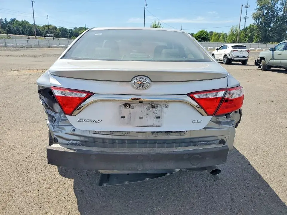 2017 TOYOTA CAMRY SE  
