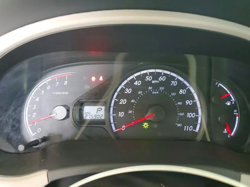 2014 TOYOTA SIENNA LE  