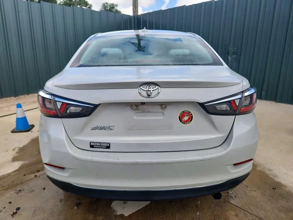 2020 TOYOTA YARIS LE  