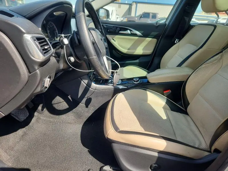 2019 INFINITI QX30 LUXE  