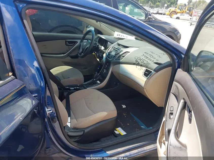 2015 HYUNDAI ELANTRA SE