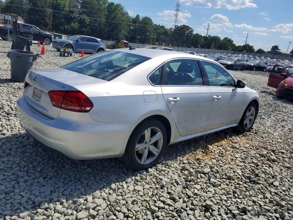 2015 VOLKSWAGEN PASSAT S  