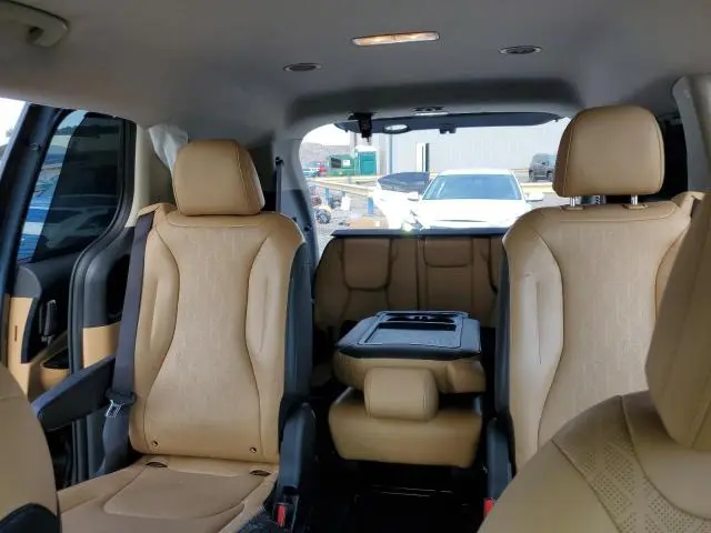 2024 KIA CARNIVAL EX  
