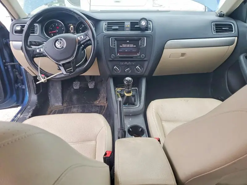 2017 VOLKSWAGEN JETTA SE  