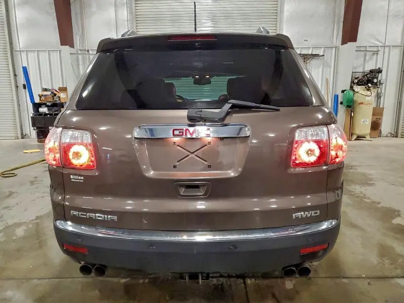 2011 GMC ACADIA SLT-2  