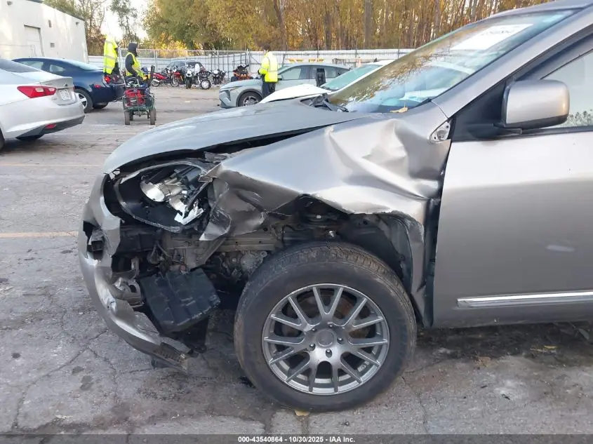 2011 NISSAN ROGUE SV