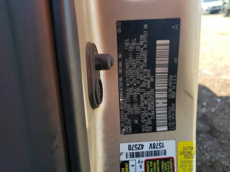 2013 TOYOTA SIENNA LE  