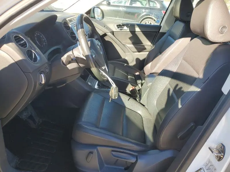 2016 VOLKSWAGEN TIGUAN S  