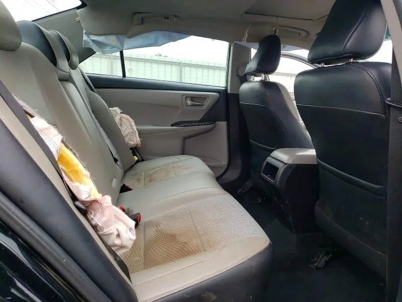 2016 TOYOTA CAMRY SE  