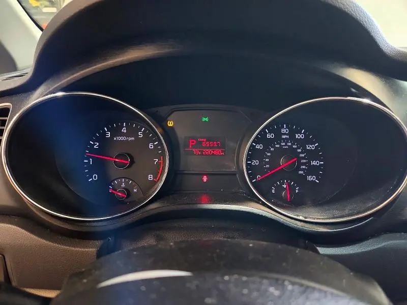 2016 KIA SEDONA LX  