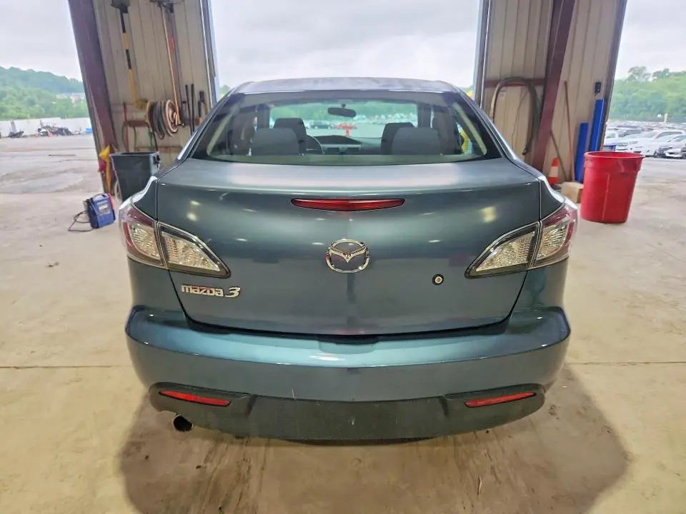 2010 MAZDA 3 I  