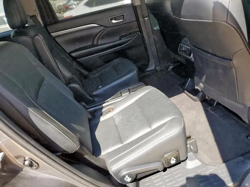 2019 TOYOTA HIGHLANDER LIMITED  