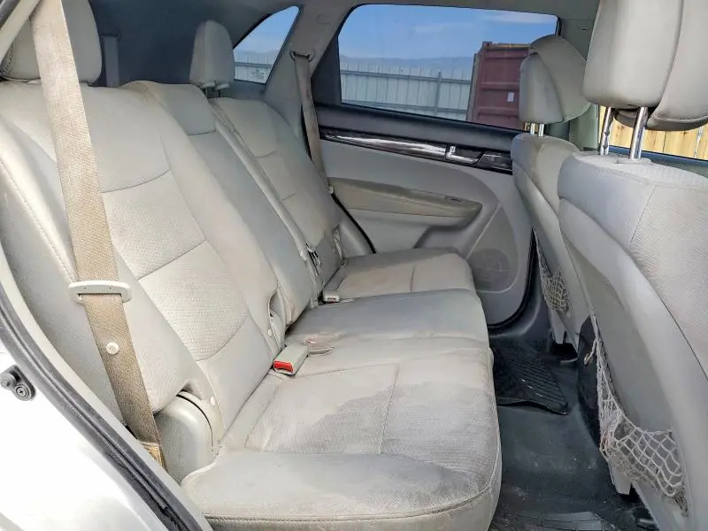 2011 KIA SORENTO LX  