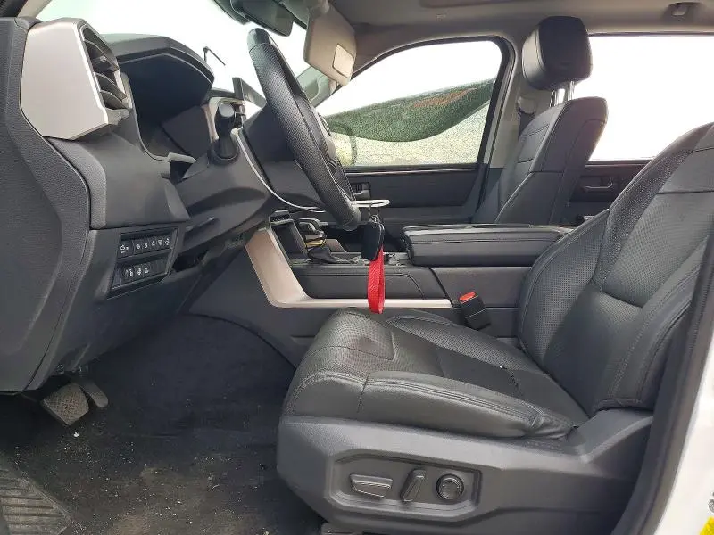 2024 TOYOTA TUNDRA CREWMAX LIMITED  