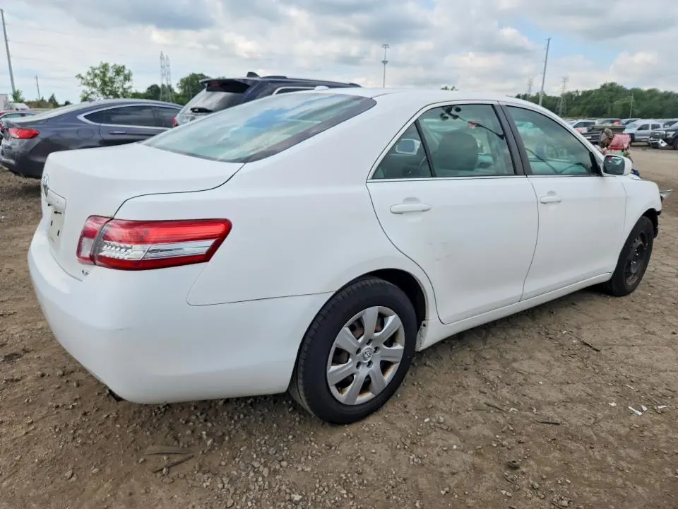 2011 TOYOTA CAMRY LE  