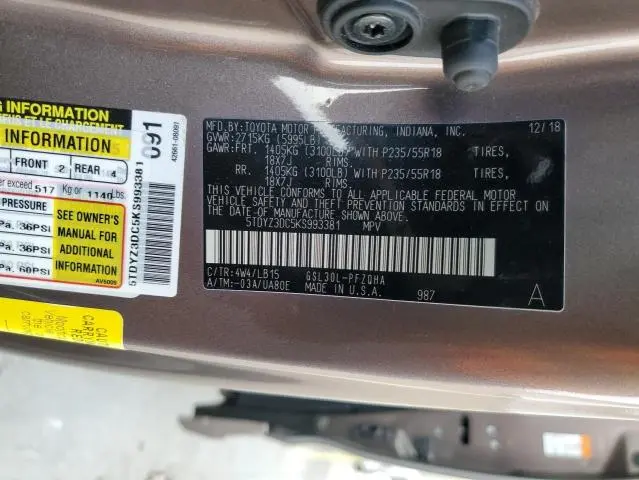 2019 TOYOTA SIENNA XLE  
