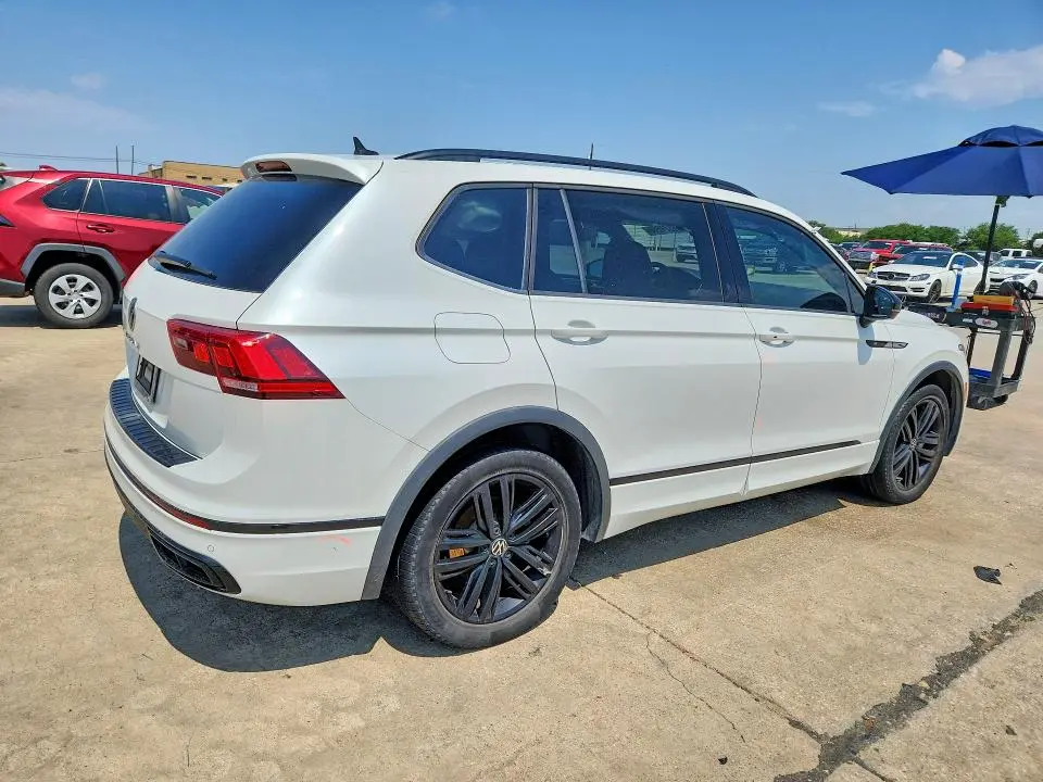 2022 VOLKSWAGEN TIGUAN SE R-LINE BLACK  
