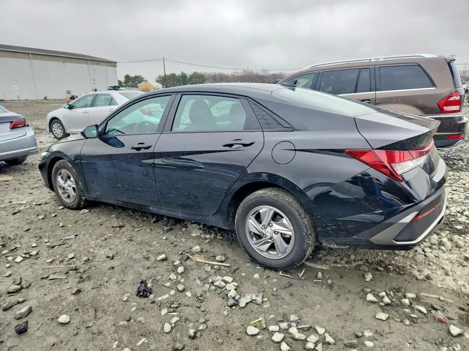 2025 HYUNDAI ELANTRA SE  