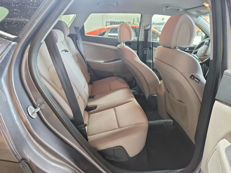 2018 HYUNDAI TUCSON SE  