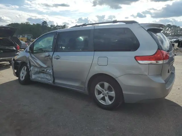 2014 TOYOTA SIENNA LE  