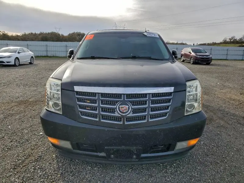 2013 CADILLAC ESCALADE LUXURY  