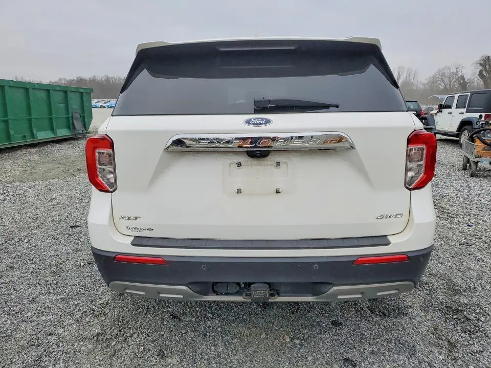 2022 FORD EXPLORER XLT  