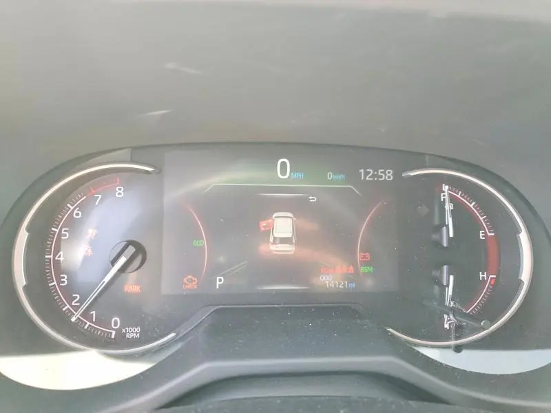 2024 TOYOTA RAV4 XLE  