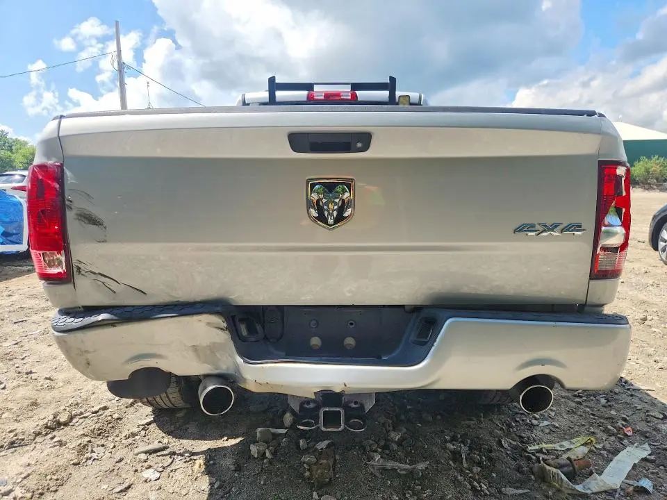 2014 RAM 1500 ST  