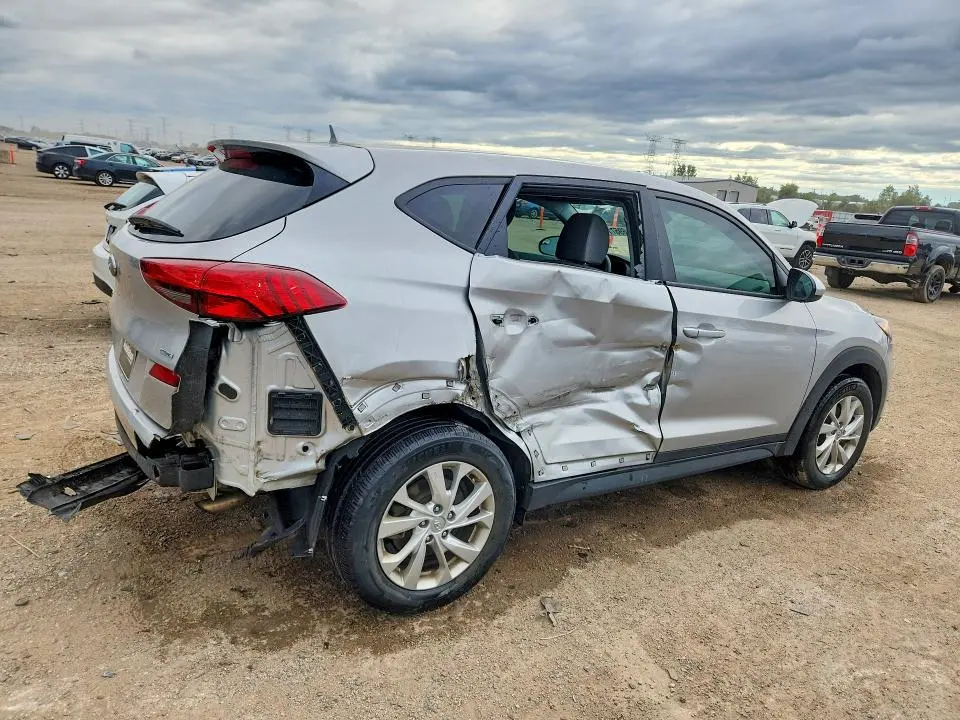 2021 HYUNDAI TUCSON SE  