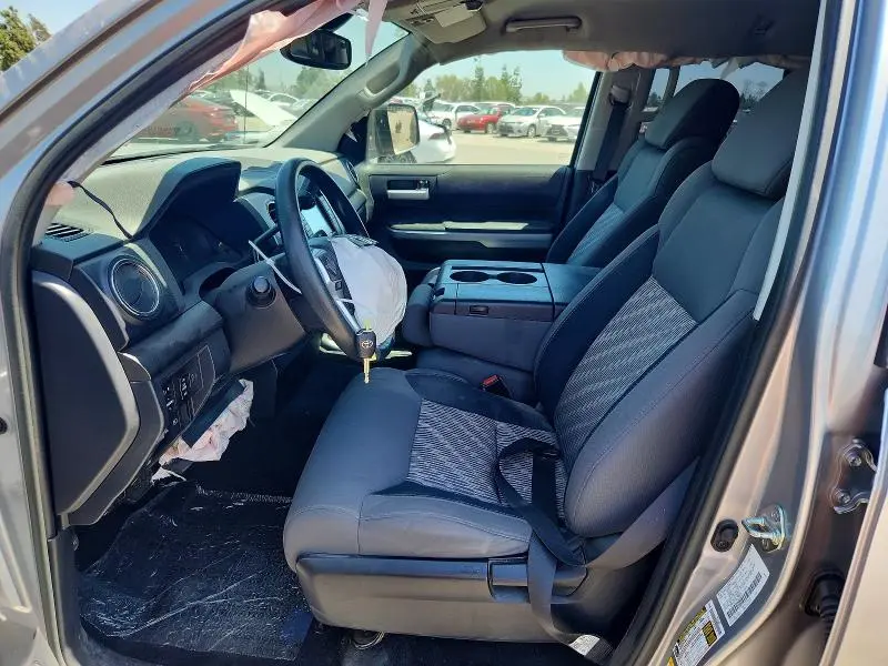 2019 TOYOTA TUNDRA SR5  