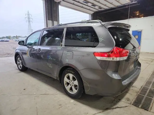 2011 TOYOTA SIENNA LE  