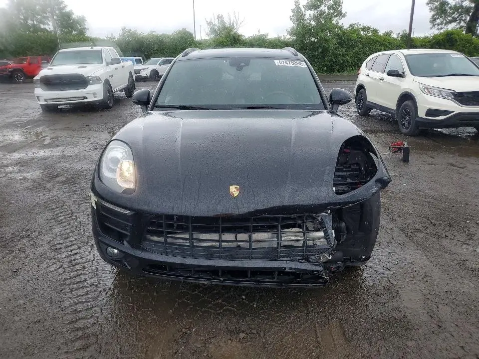 2018 PORSCHE MACAN   
