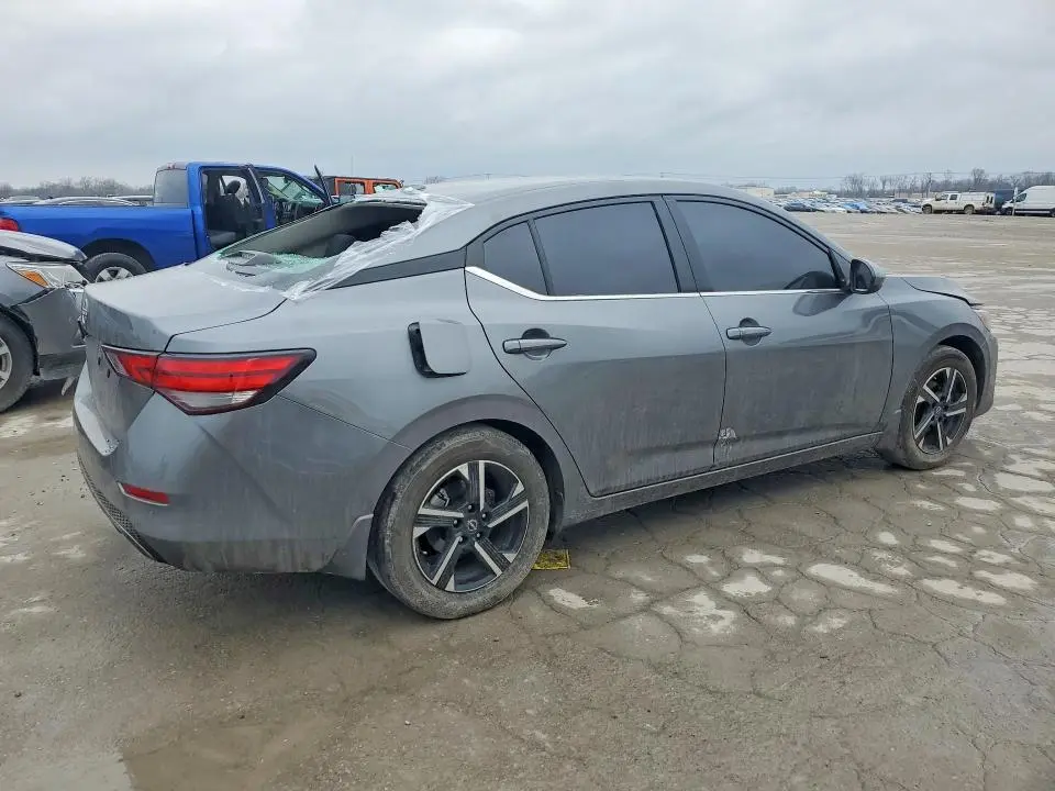 2025 NISSAN SENTRA SV  