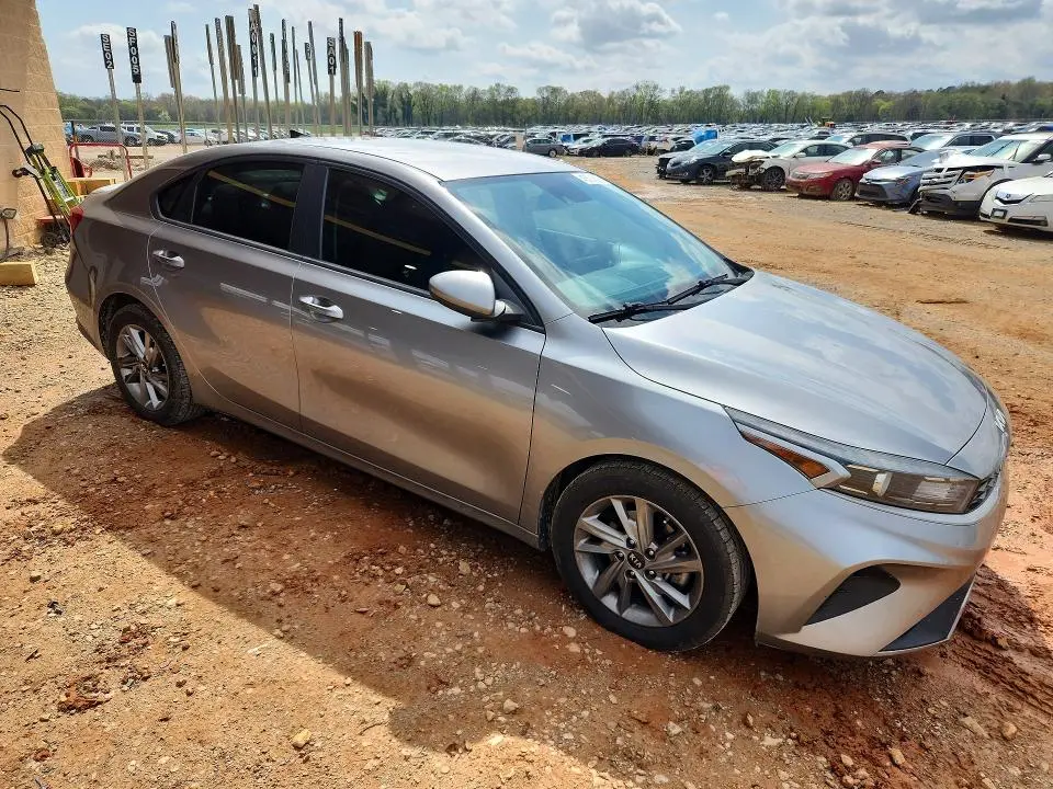 2022 KIA FORTE LXS  