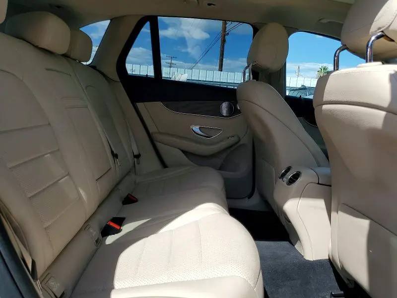 2019 MERCEDES-BENZ GLC 350E  