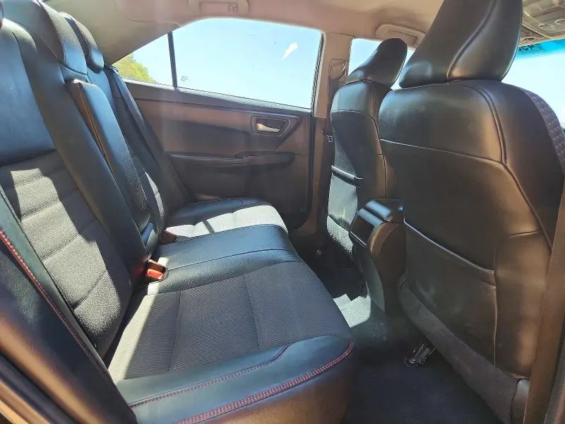 2017 TOYOTA CAMRY SE  