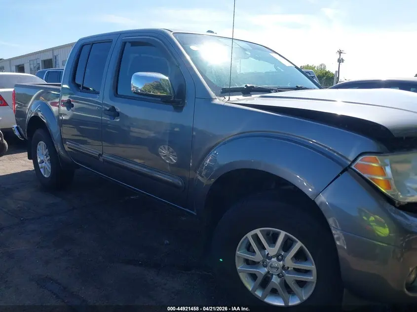 2016 NISSAN FRONTIER SV