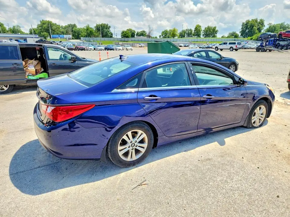 2013 HYUNDAI SONATA GLS  