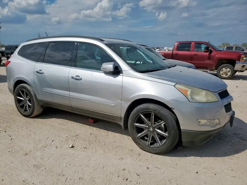 2010 CHEVROLET TRAVERSE LT  