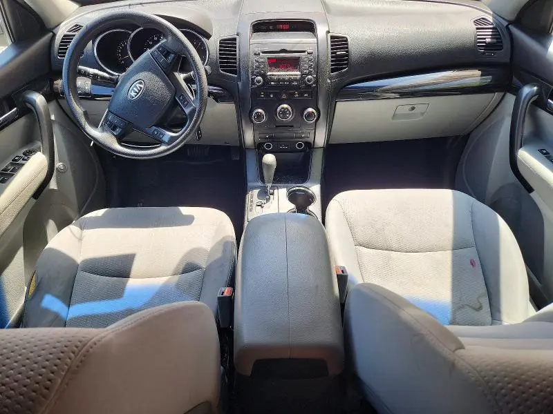 2011 KIA SORENTO LX  