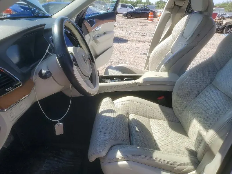 2018 VOLVO XC90 T6  
