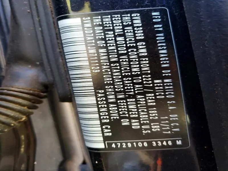 2018 VOLKSWAGEN BEETLE SE  