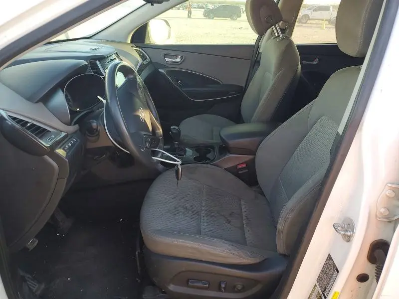 2018 HYUNDAI SANTA FE SE  