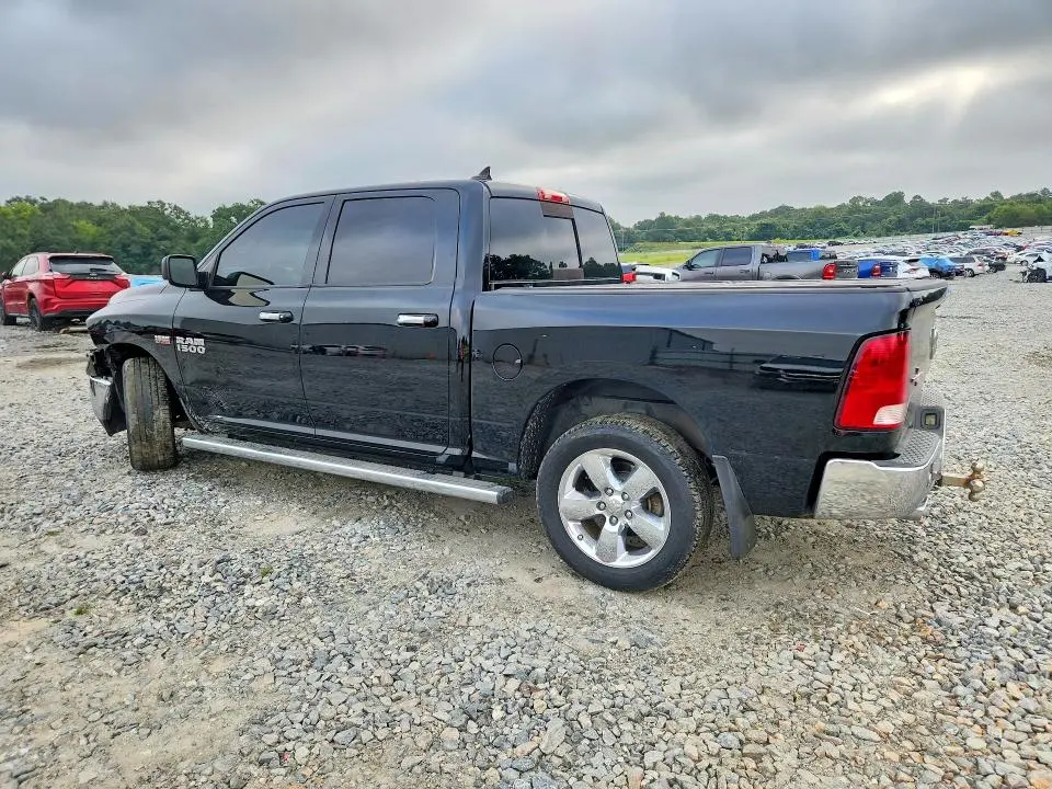 2015 RAM 1500 SLT  