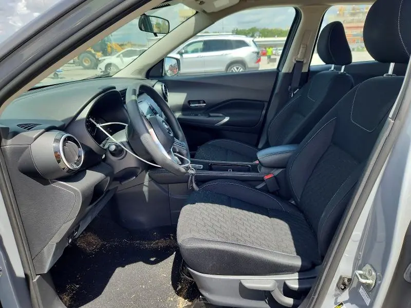 2021 NISSAN KICKS SV  