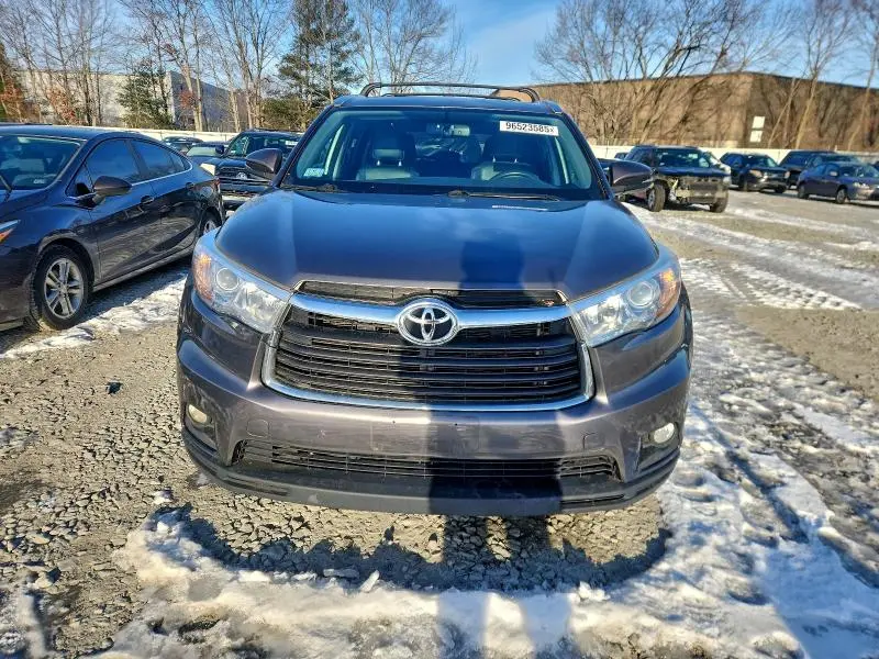 2016 TOYOTA HIGHLANDER XLE  
